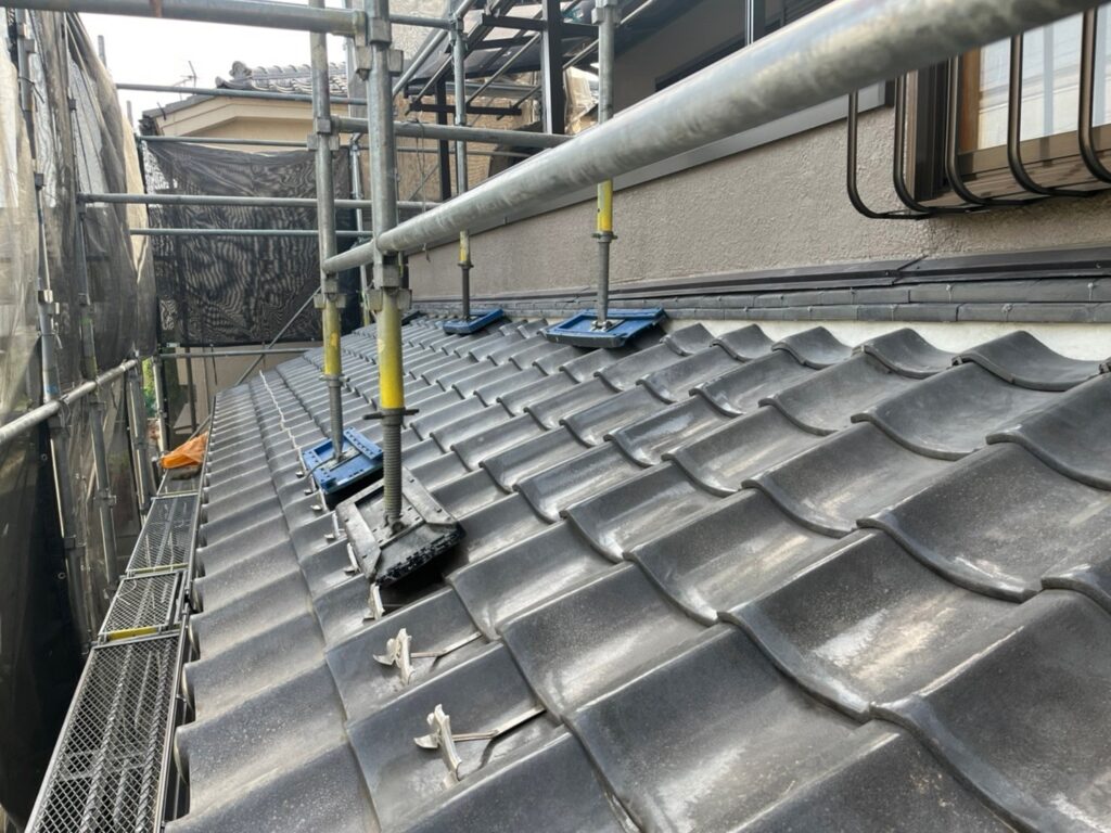 さいたま市岩槻区にて雨漏り修理・屋根修理〈築３０年瓦屋根の葺き直し工事〉 施工後